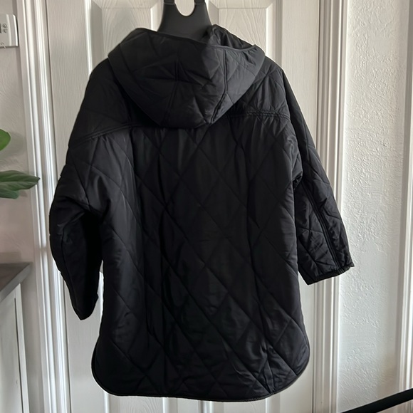 White Closet quilted design size M/L - Picture 2 of 6